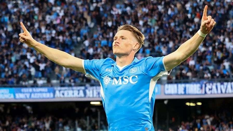 แม็คโทมิเนย์ถูกหนุนหลังให้เป็นกองกลางที่ดีที่สุดในประวัติศาสตร์นาโปลี
